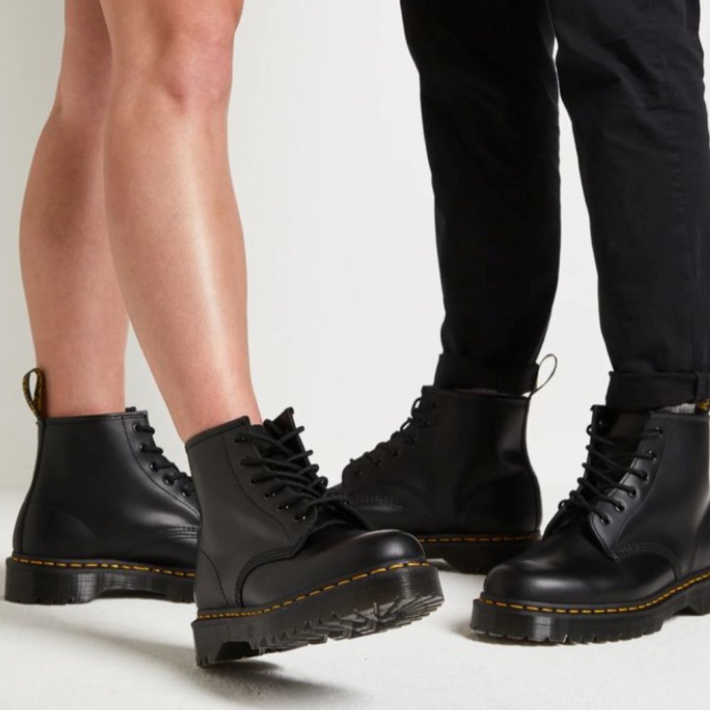 DR. MARTENS 101 UB QUAD Platform Ankle Boots MSRP$249 Unisex - Picture 14 of 16